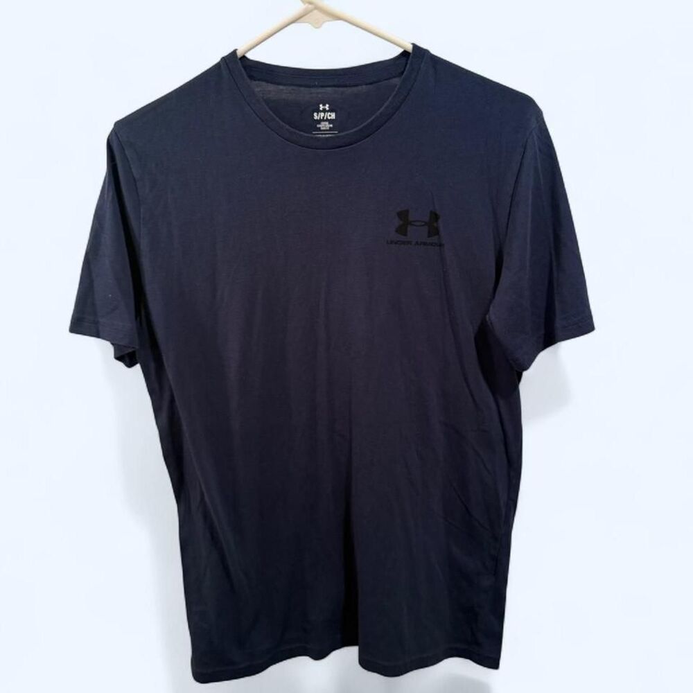 Men’s Under Armour navy blue loose fit t-shirt #fitness #gymwear size small